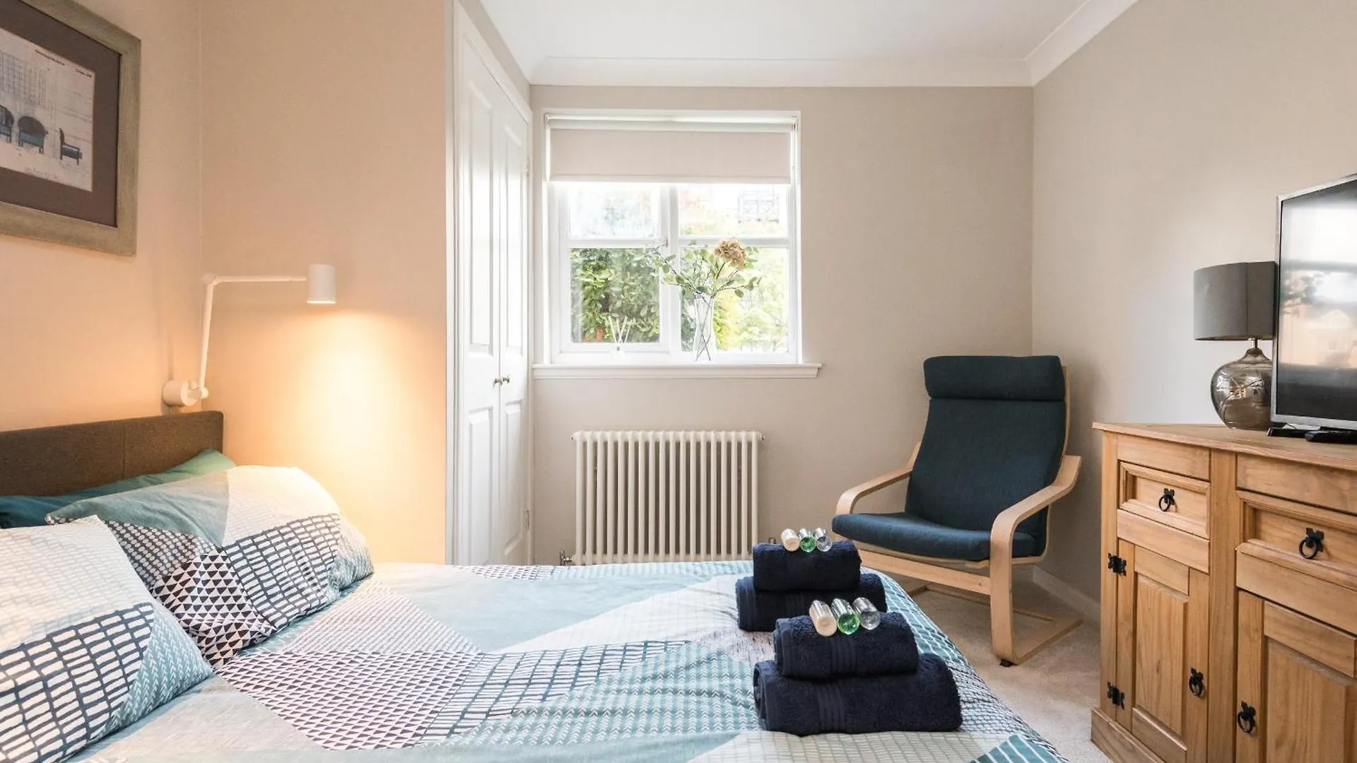 Cosy Roseburn Apartment, Edinburgh - 2 Bedrooms, Free Parking