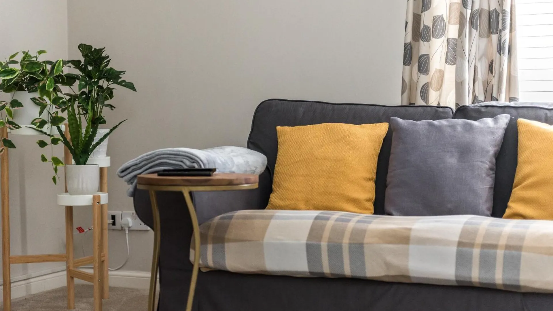 Cosy Roseburn Apartment, Edinburgh - 2 Bedrooms, Free Parking